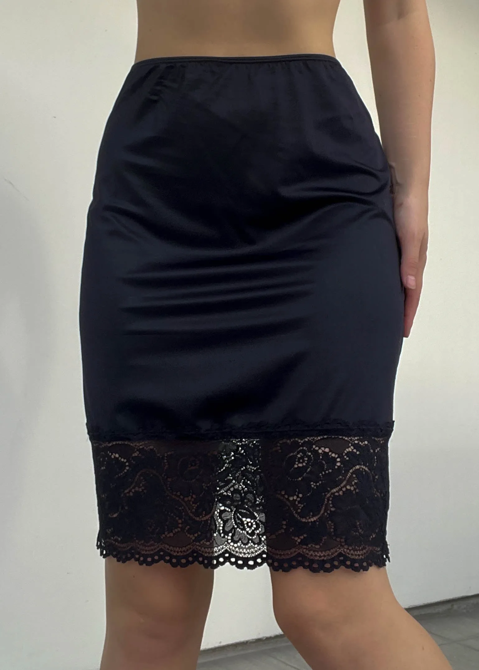 Black Lace Trim Midi Skirt (S)