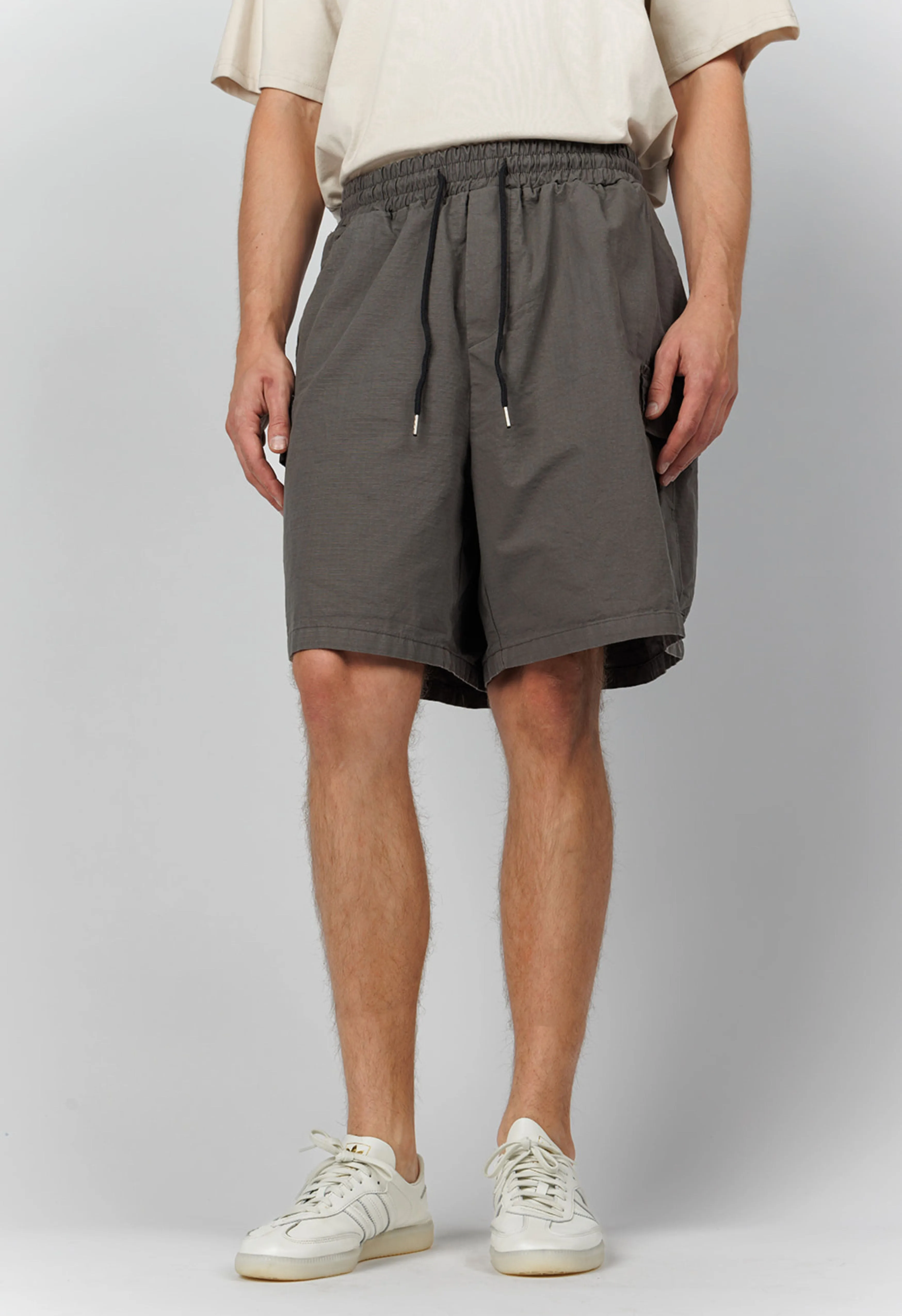 Cargo Shorts in Charcoal