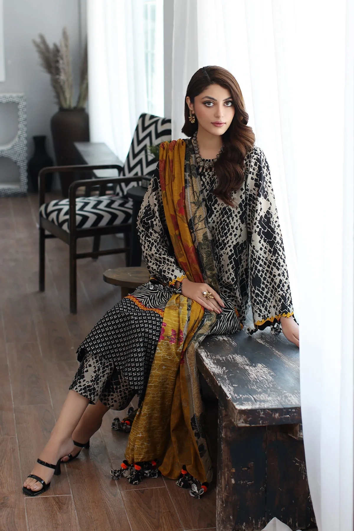 Charizma C-Print Linen with Wool Shawl 2023 – CPW3-11