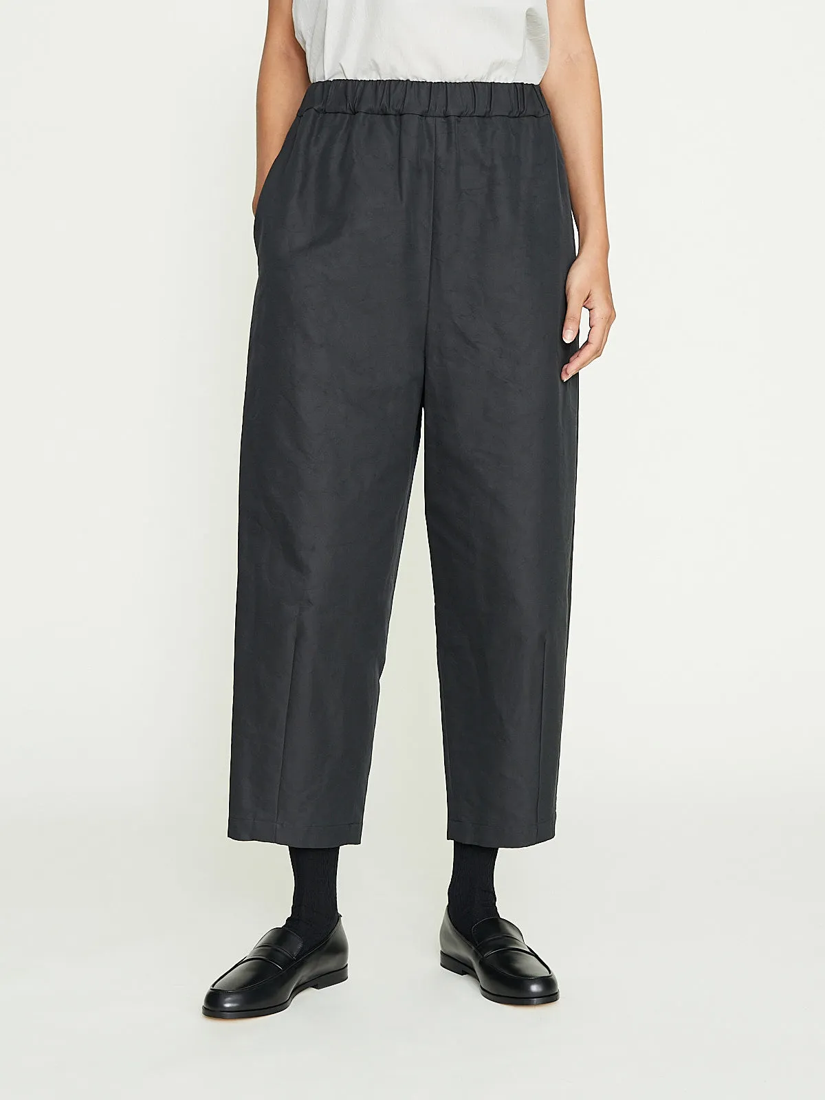 Hem Dart Easy Pants in Vintage Black