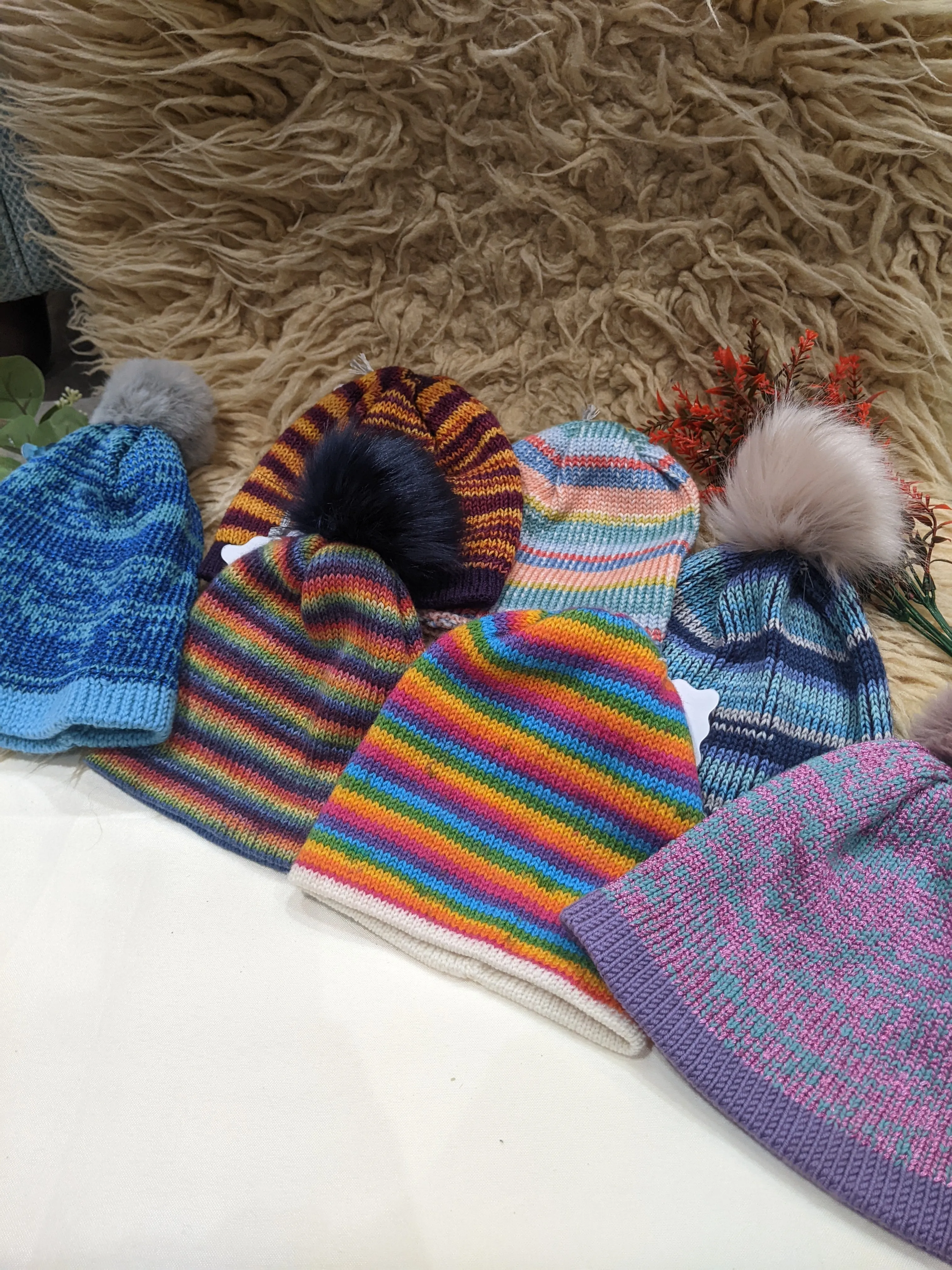 Kids Hats 2-4yrs knitted wool mixed colour & designs (see listing)