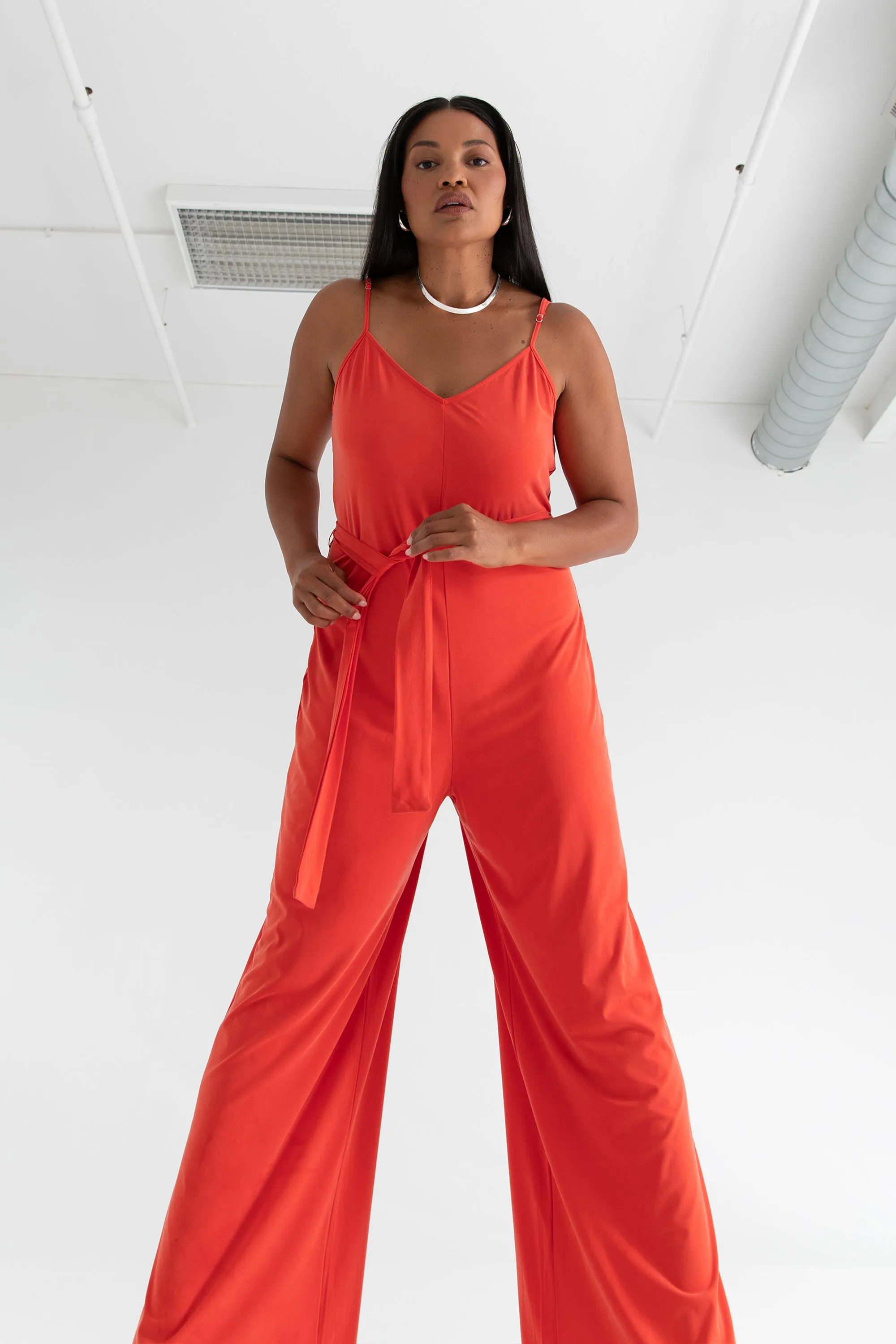 The Airy Jumpsuit: Tank - Flow Cupro - Cherry