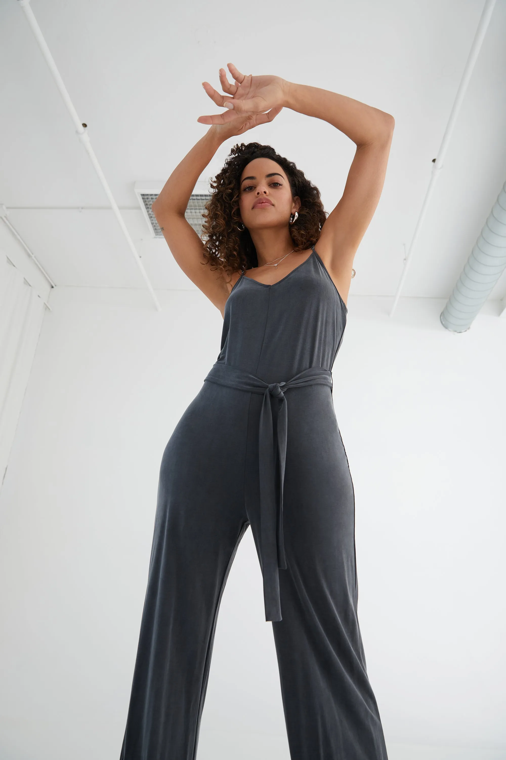 The Airy Jumpsuit: Tank - Flow Cupro - Ink