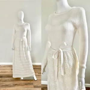 Vintage 1970s White Sweater Maxi Dress / 70s Molly Parnis dress / Size S M